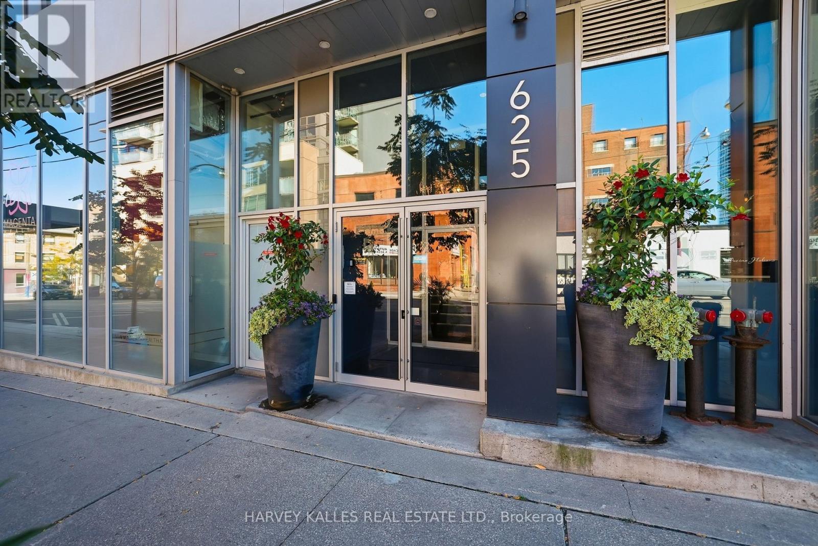 Photo of 410 - 625 QUEEN STREET E
