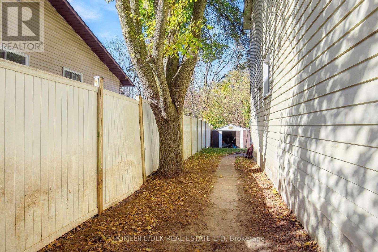 16 KAROLINA STREET, Brockville — photo 8