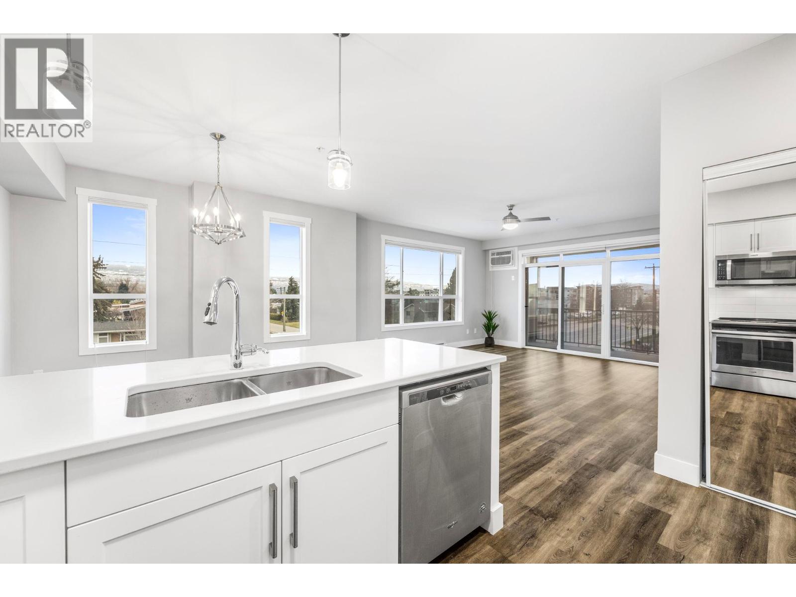 214 3090 Burtch Road, Kelowna