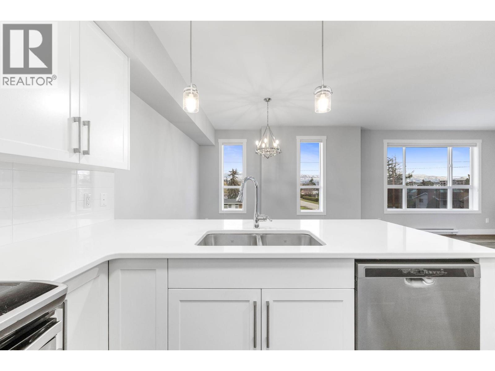 214 3090 Burtch Road, Kelowna