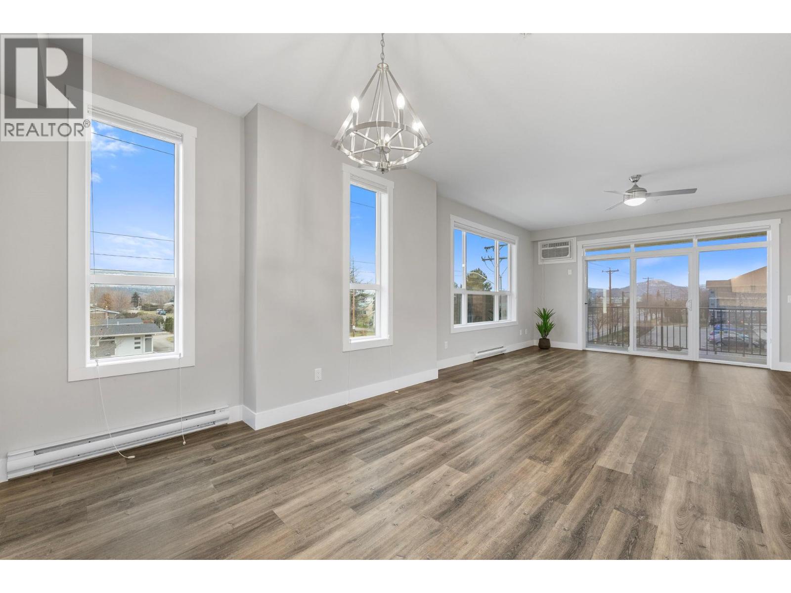 214 3090 Burtch Road, Kelowna