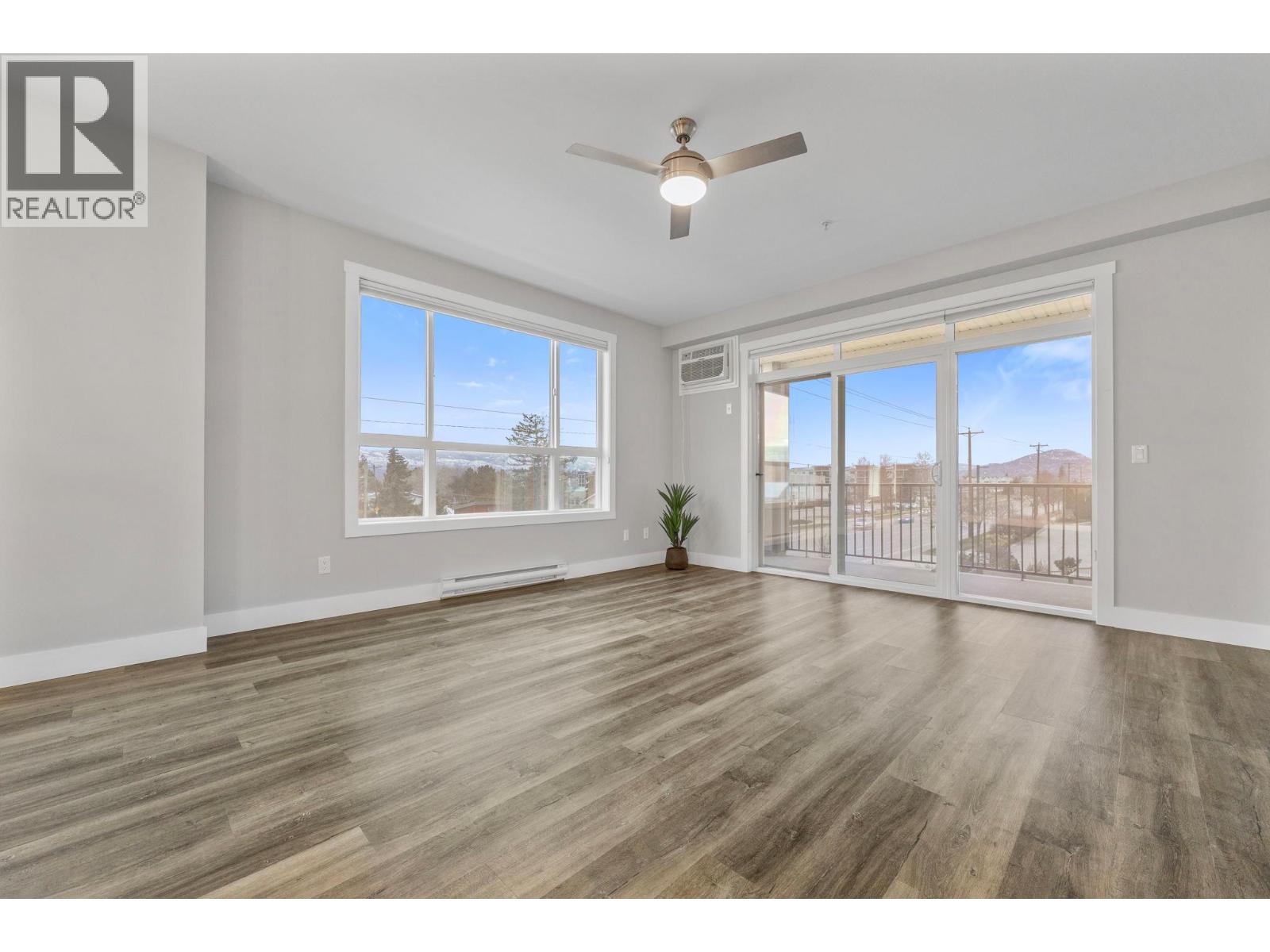 214 3090 Burtch Road, Kelowna