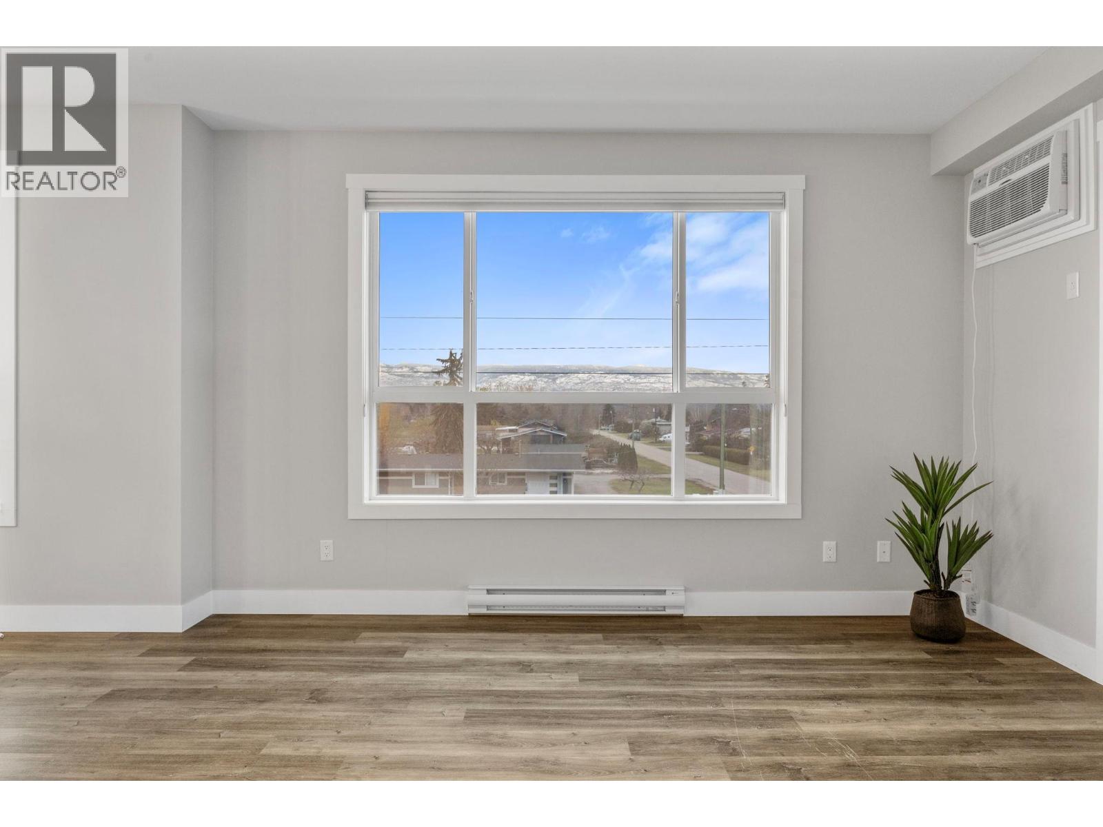 214 3090 Burtch Road, Kelowna