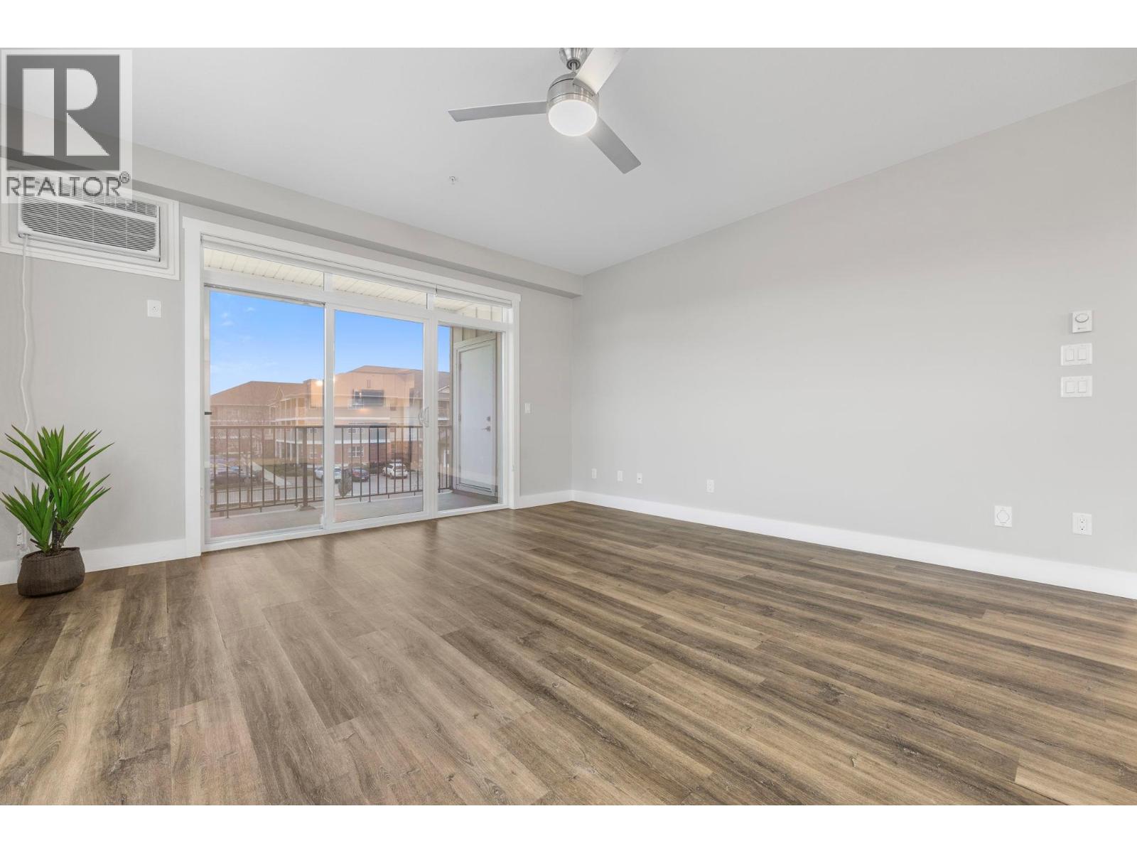 214 3090 Burtch Road, Kelowna