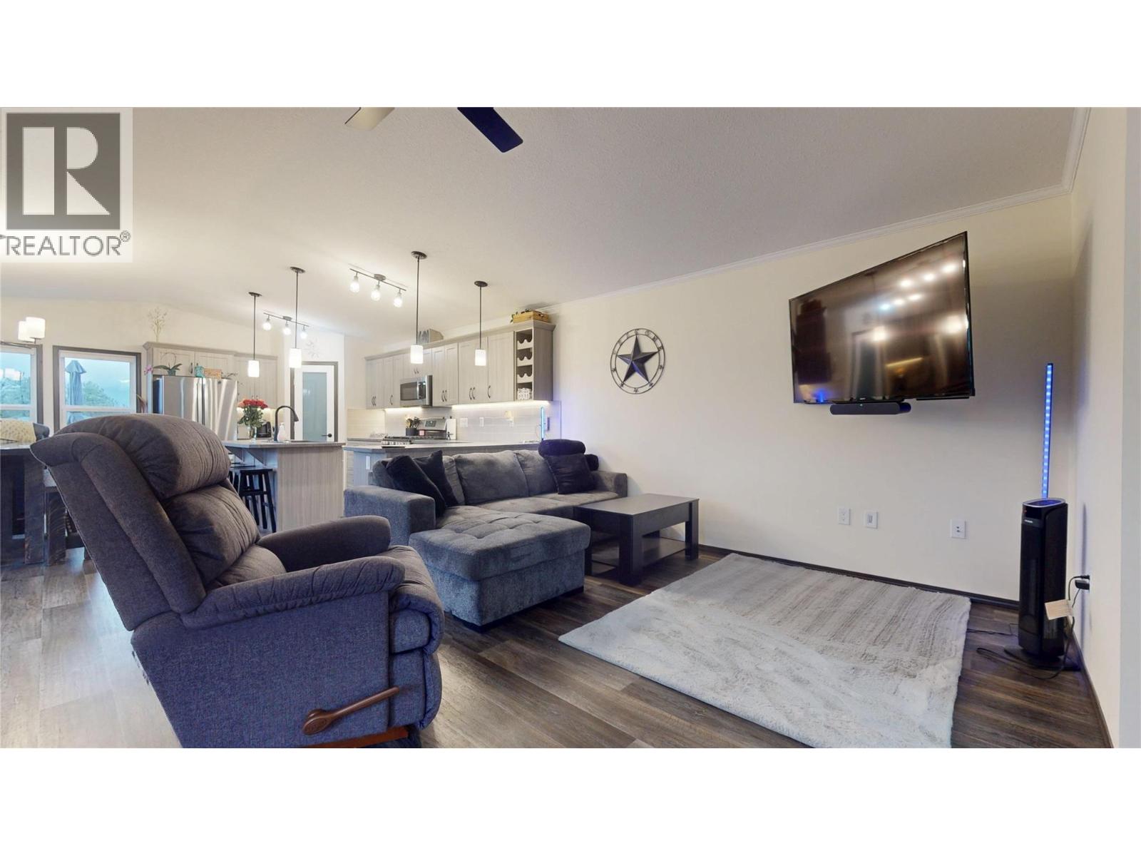 14 of 40 - 517 Pagurut Avenue W