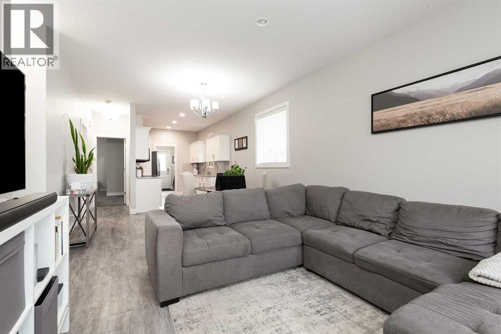 Property photograph 3 for MLS A2354641