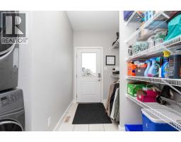 Living room - 319 Northlander Bend W, Lethbridge, AB T1J5N4 Photo 8