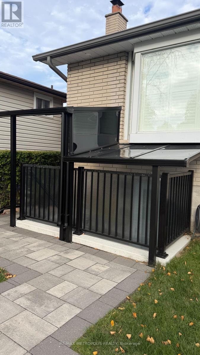 BSMT- 38 O'dell Court, Ajax, ON photo 2