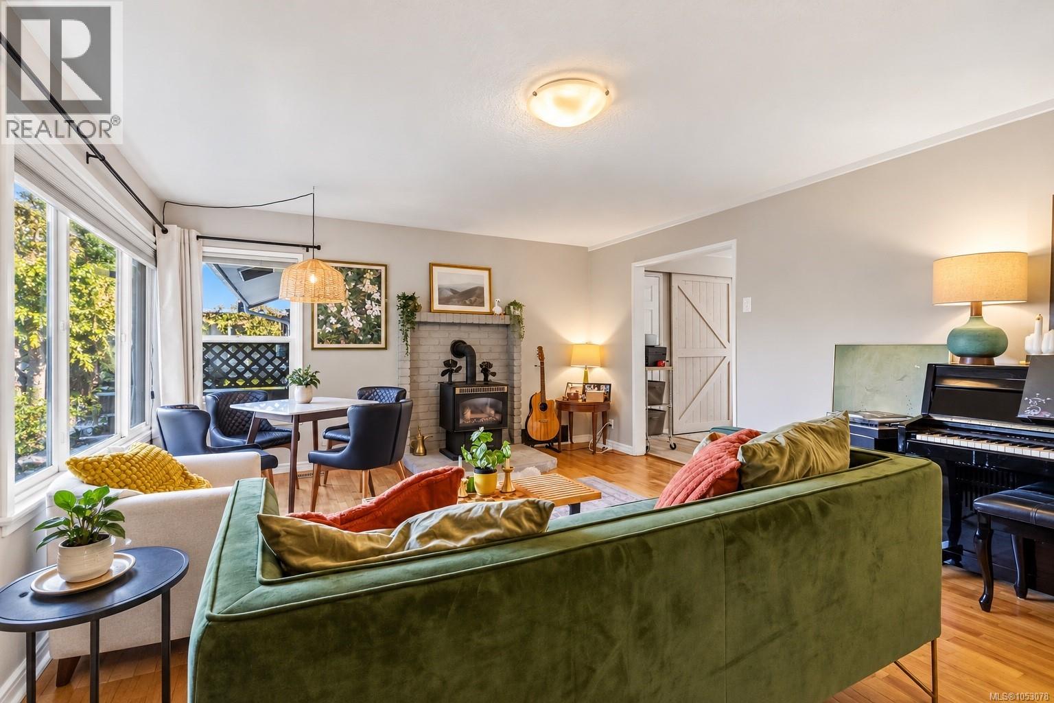  659 Strandlund Avenue, Langford