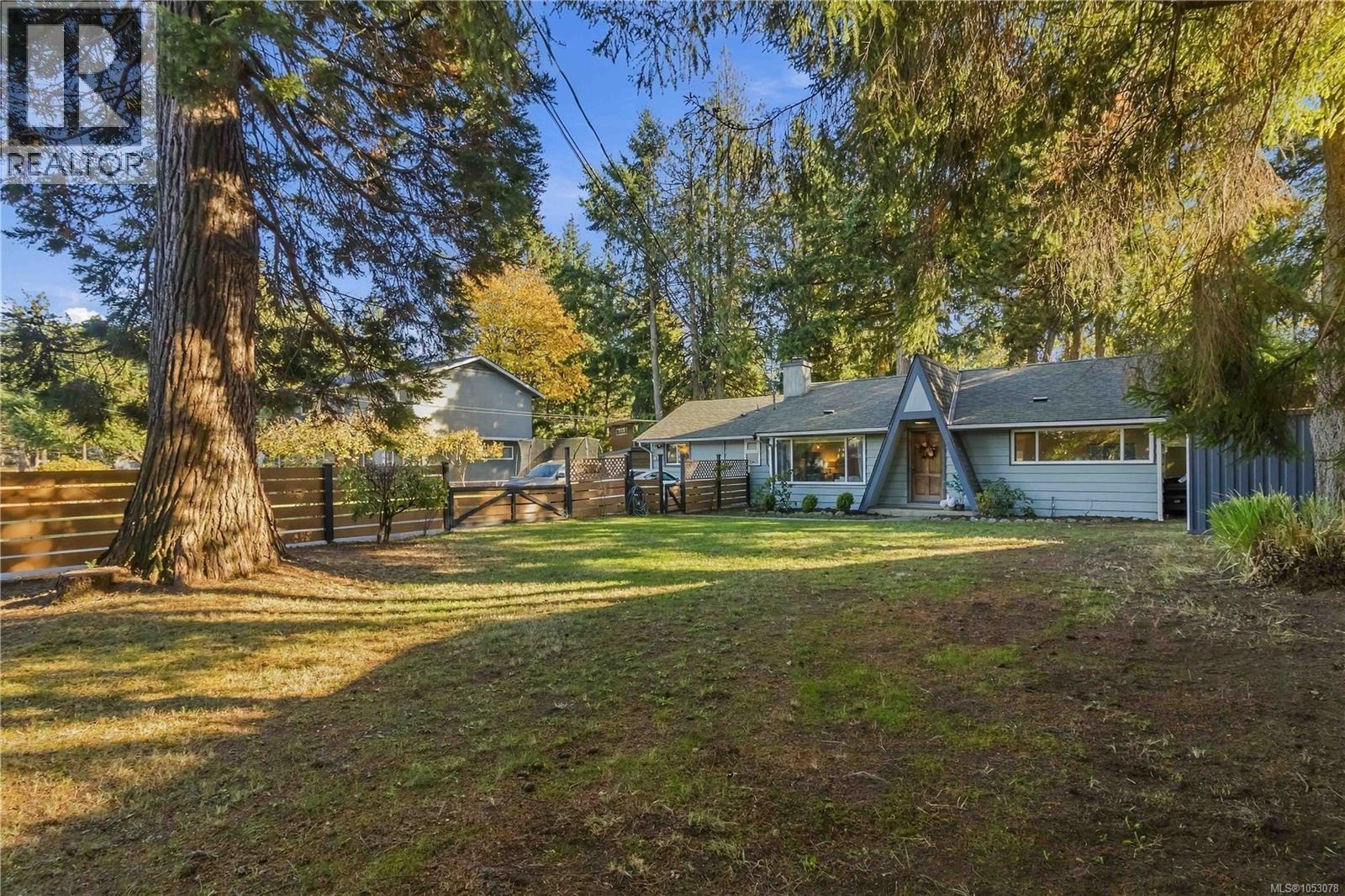  659 Strandlund Avenue, Langford