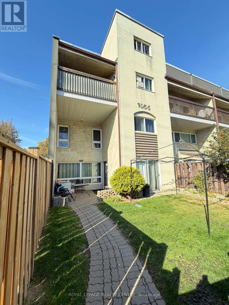 #171 1055 DUNDAS STREET E - 27