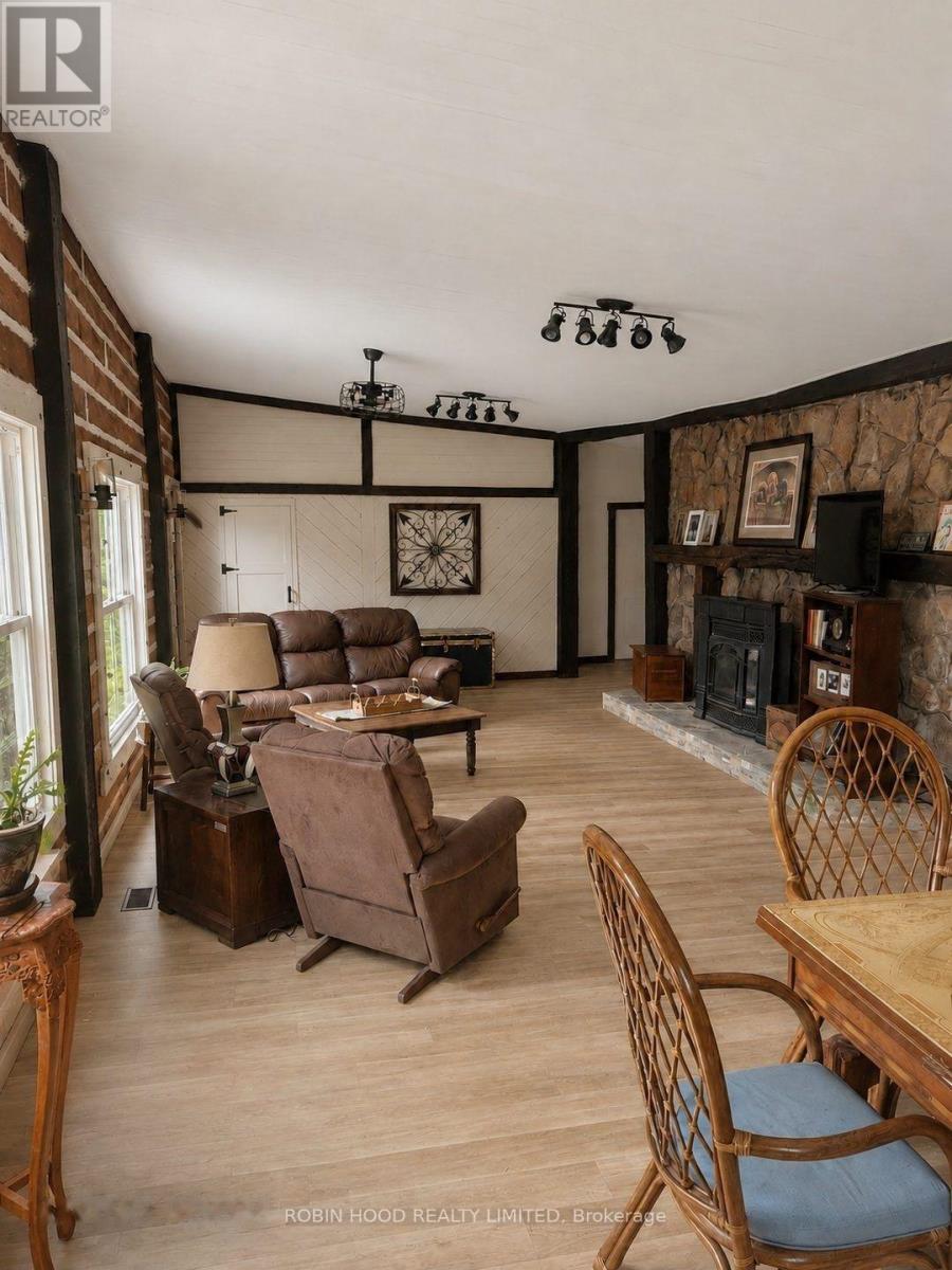 18319 Street Road, South Glengarry, ON photo 5