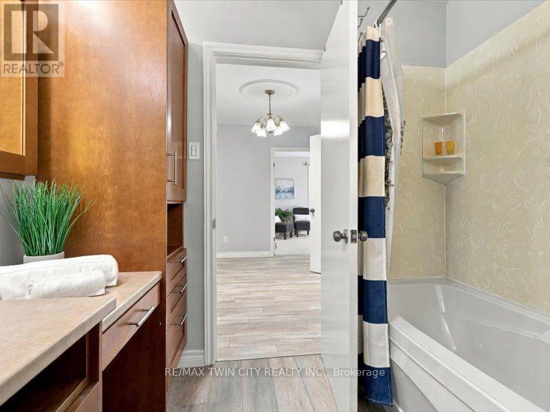 36 Maple Hill Drive, Kitchener, ON photo 25