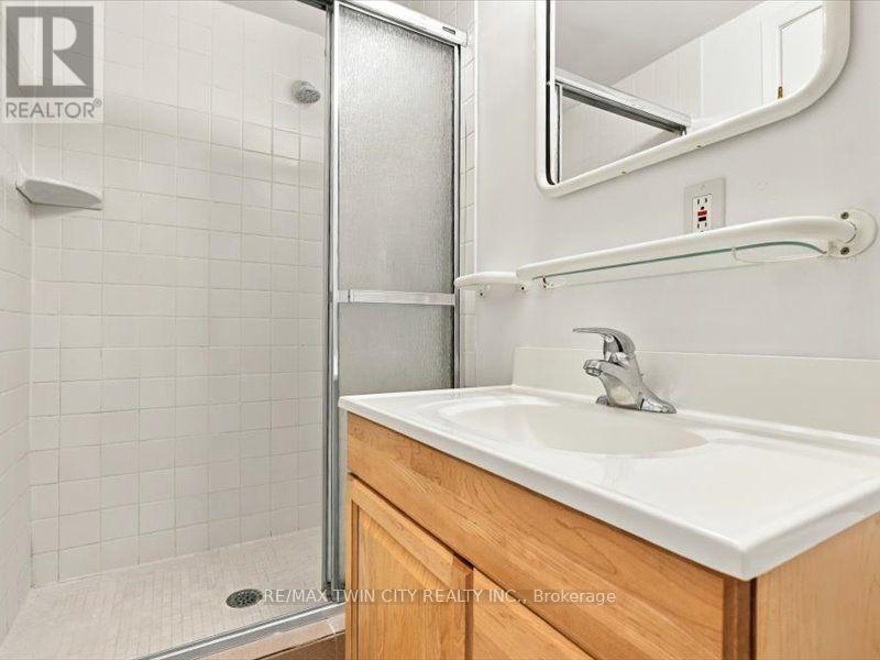 36 Maple Hill Drive, Kitchener, ON photo 33