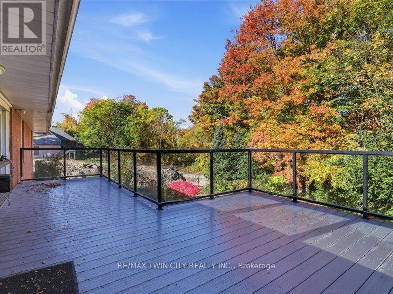 36 Maple Hill Drive, Kitchener, ON photo 43