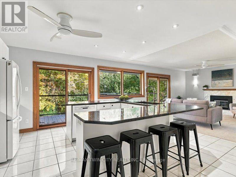 36 Maple Hill Drive, Kitchener, ON photo 5
