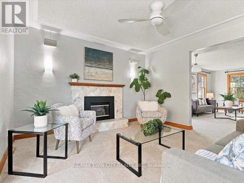 36 Maple Hill Drive, Kitchener, ON photo 9