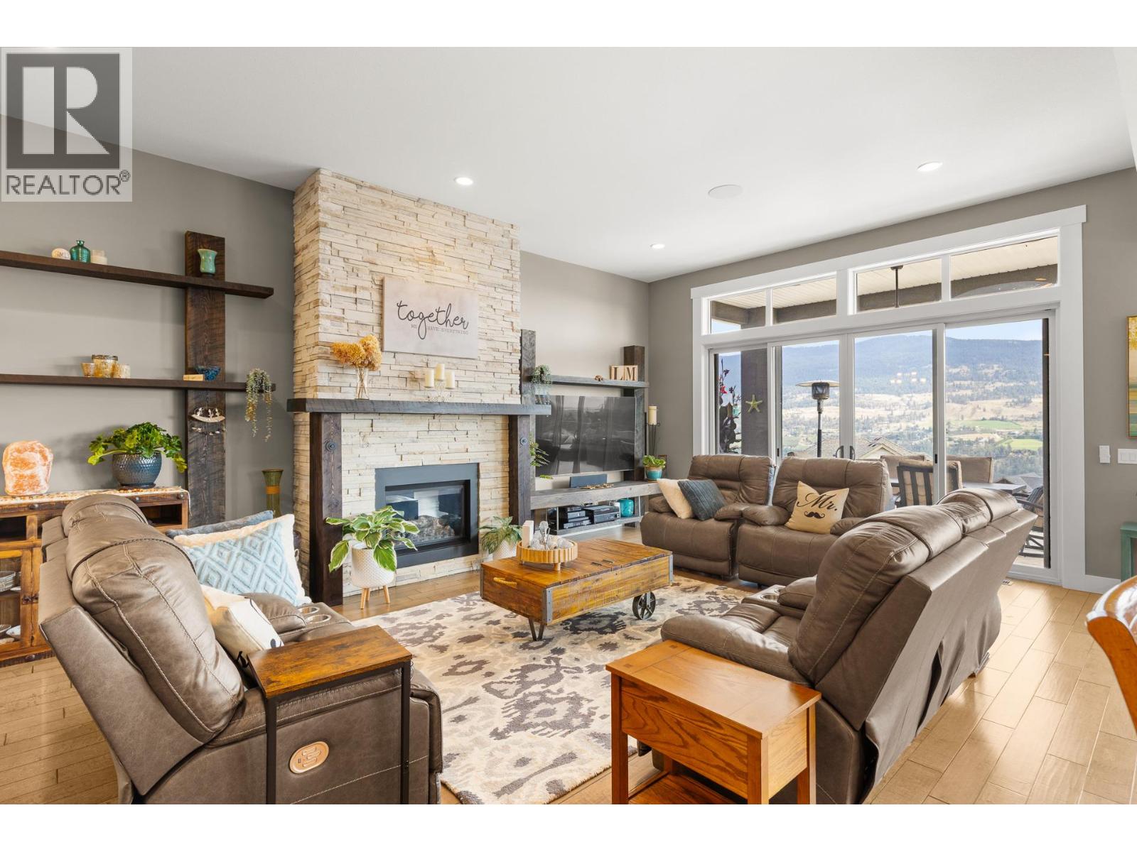  13071 East Ridge Drive, Lake Country