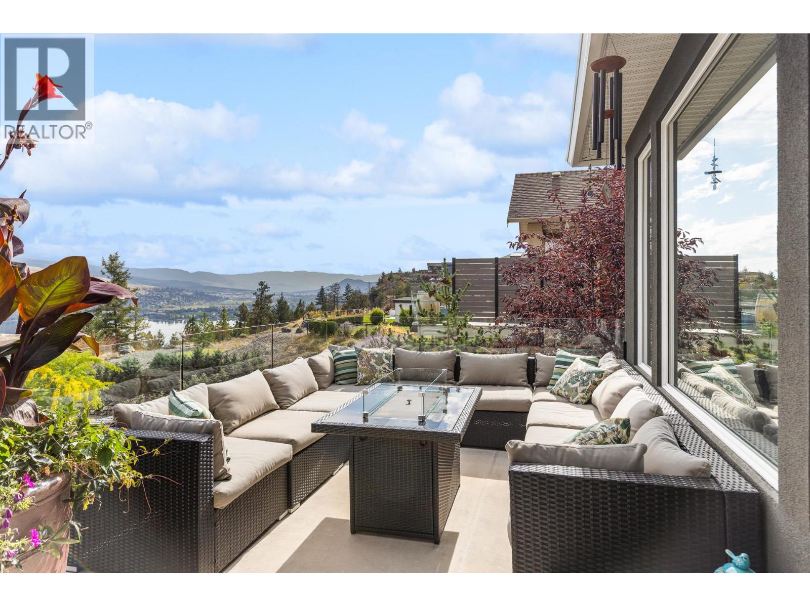  13071 East Ridge Drive, Lake Country