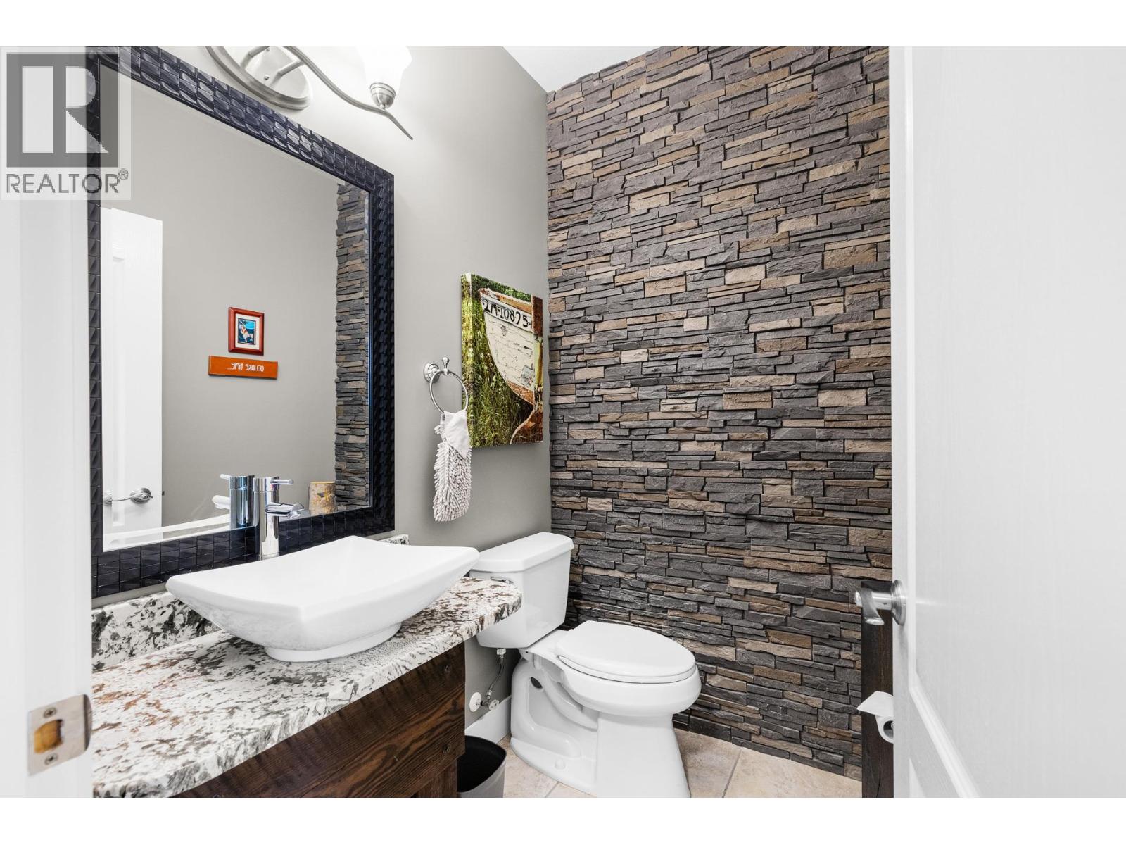  13071 East Ridge Drive, Lake Country