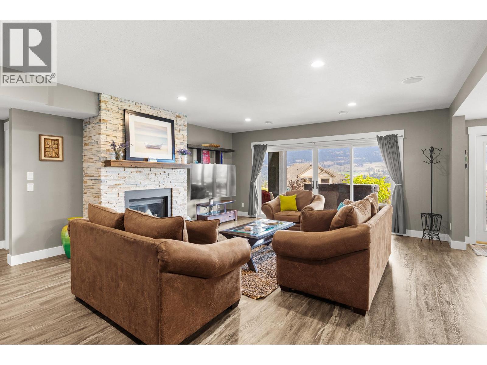  13071 East Ridge Drive, Lake Country