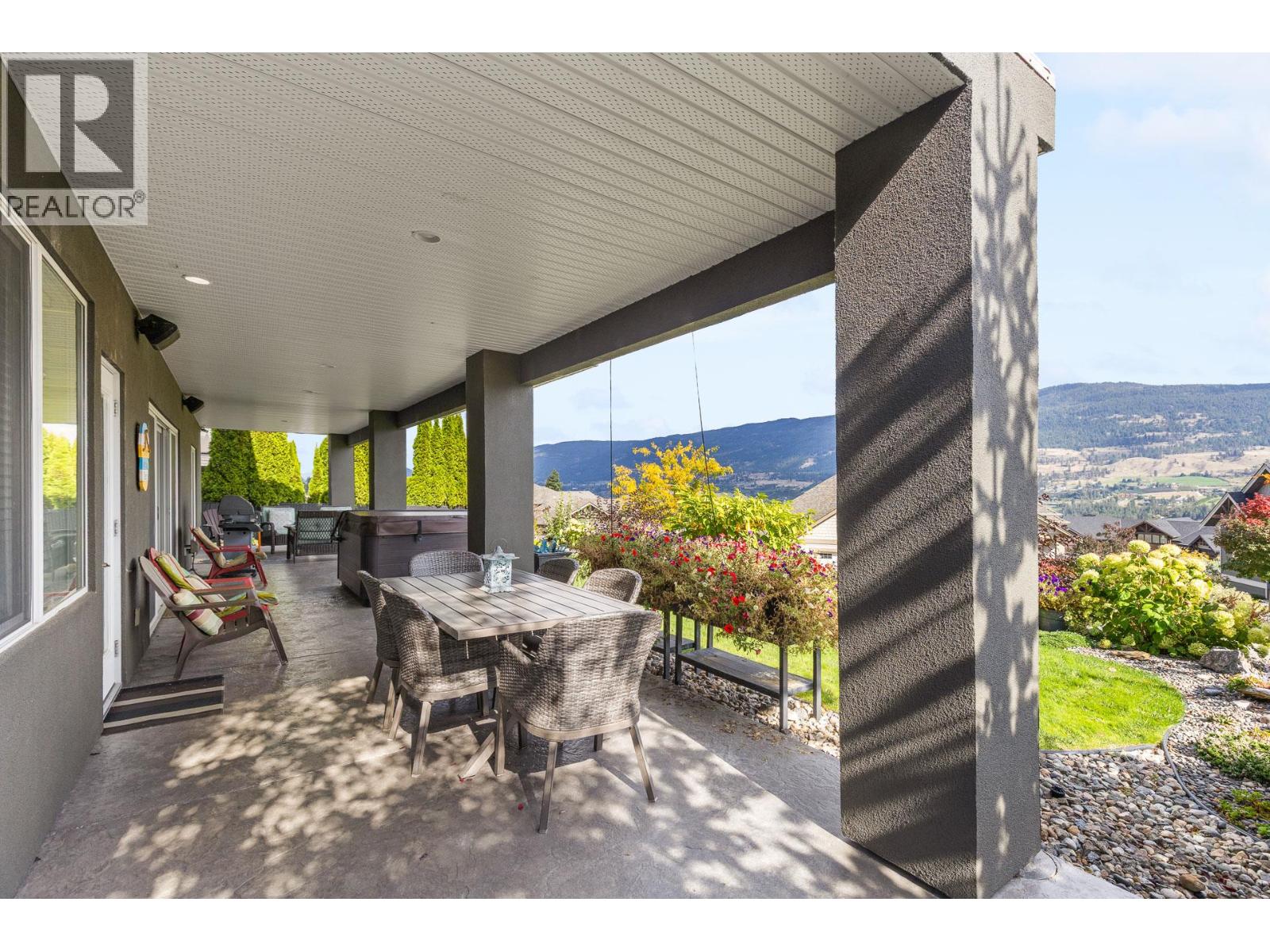  13071 East Ridge Drive, Lake Country
