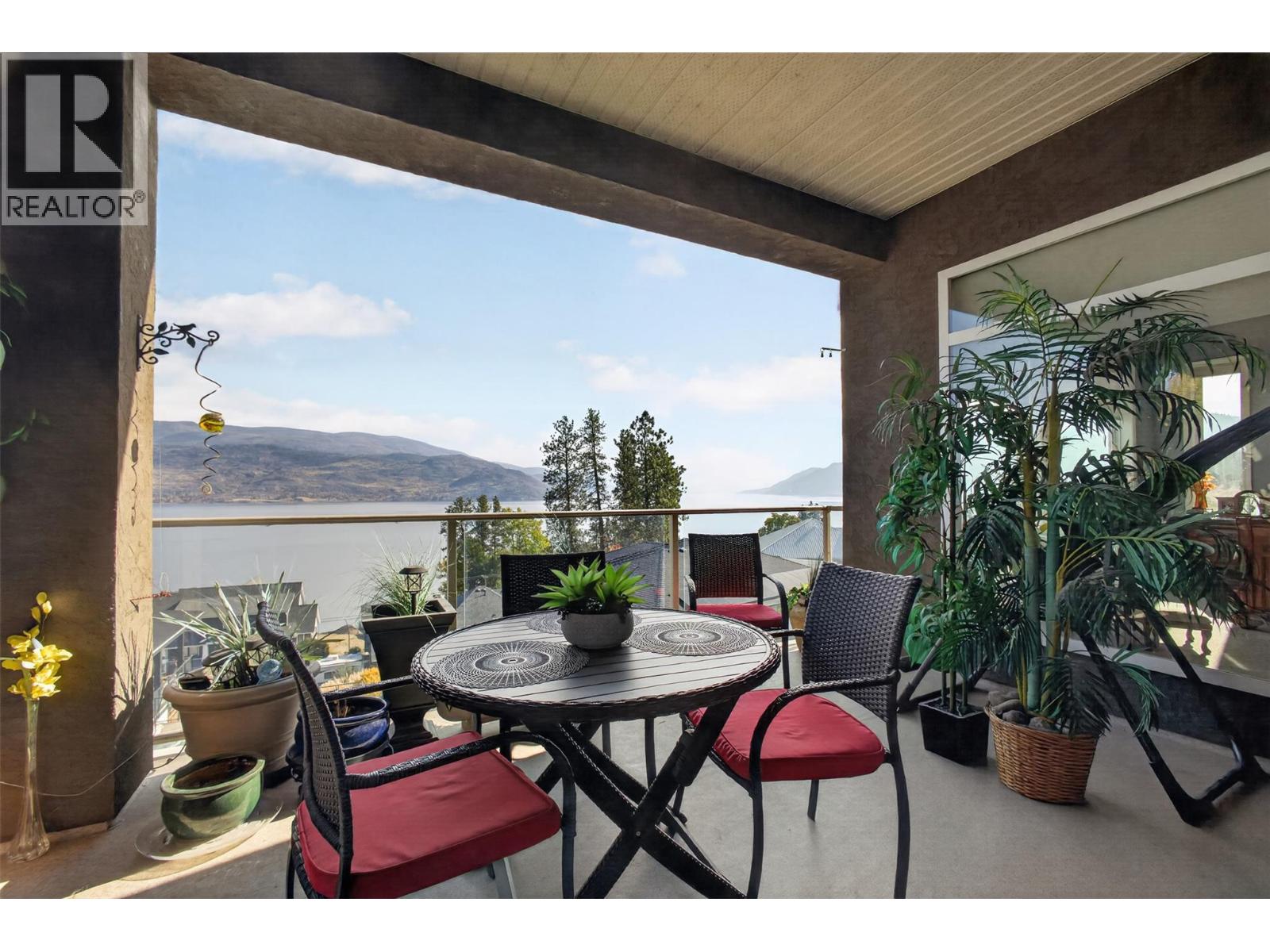  6479 Stuart Crescent South, Peachland