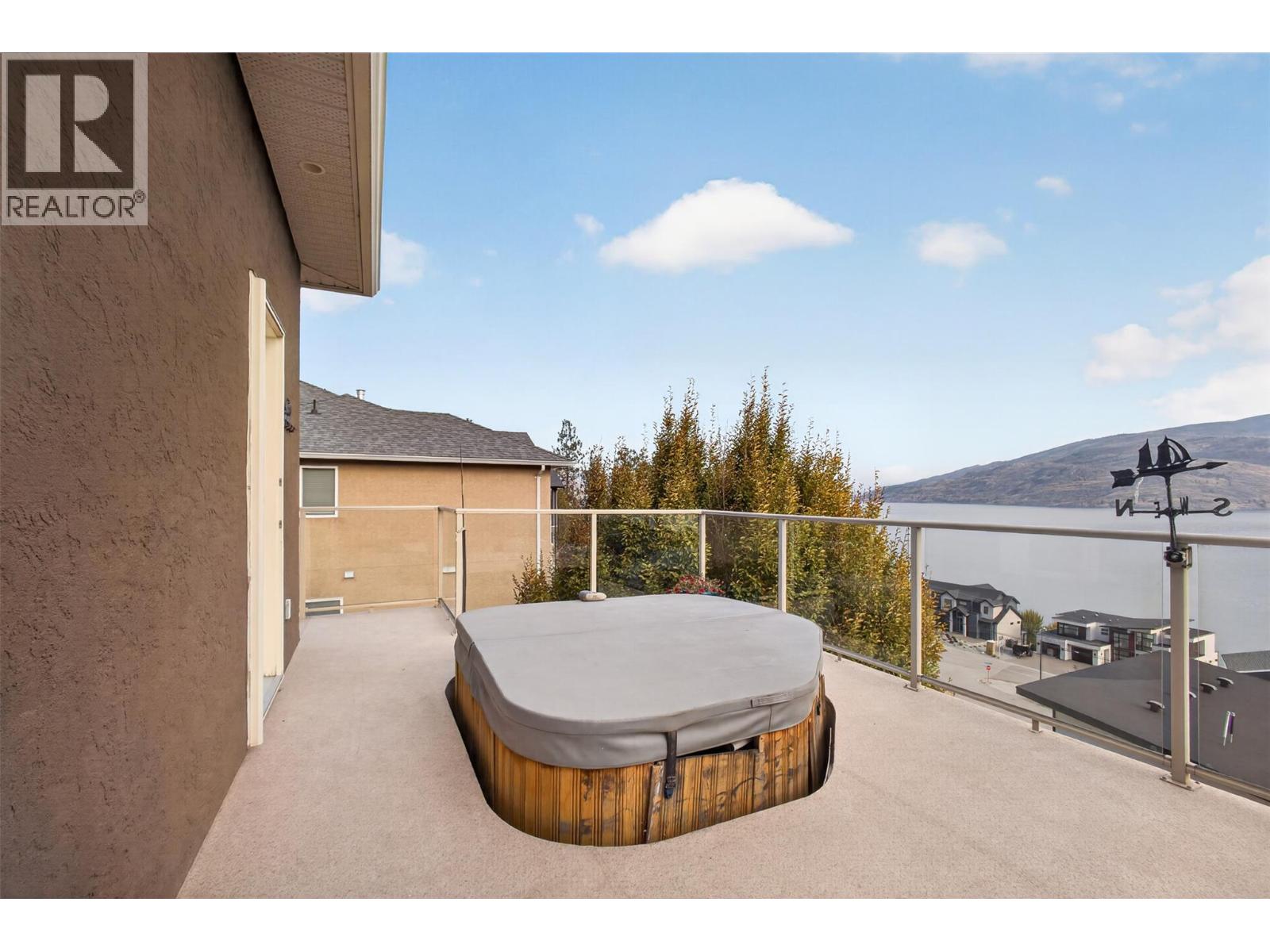  6479 Stuart Crescent South, Peachland