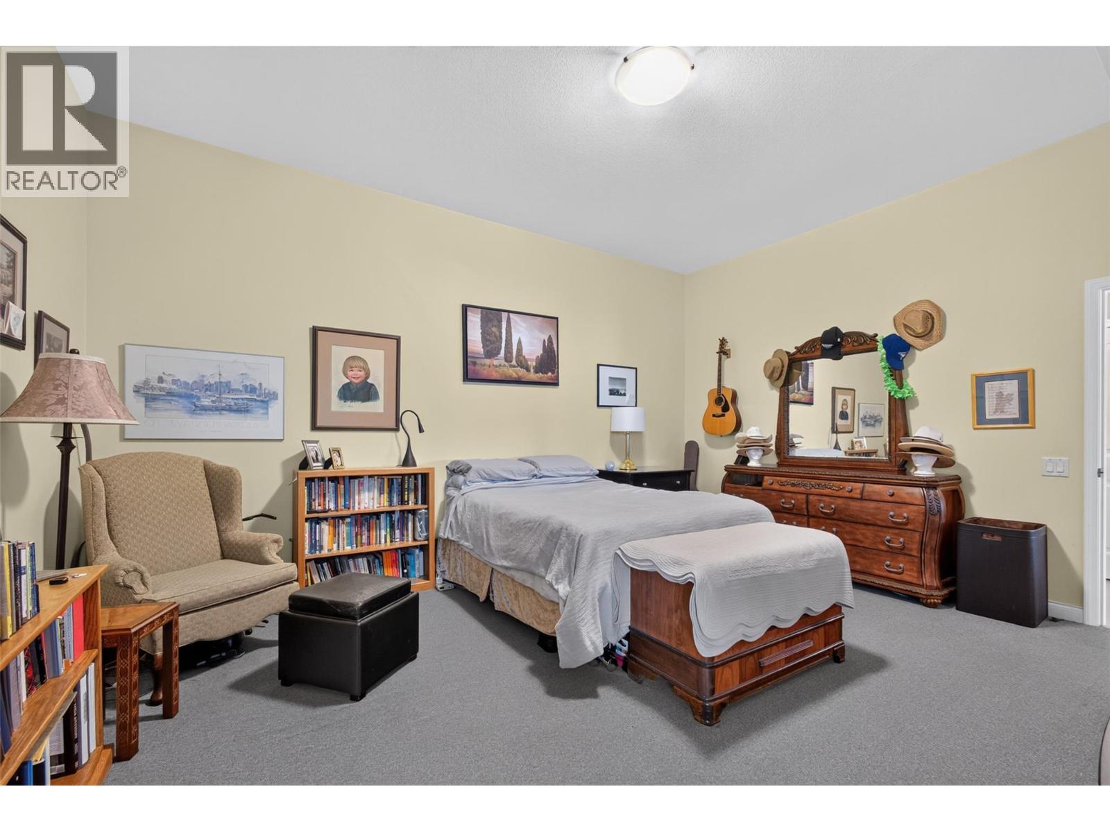  6479 Stuart Crescent South, Peachland