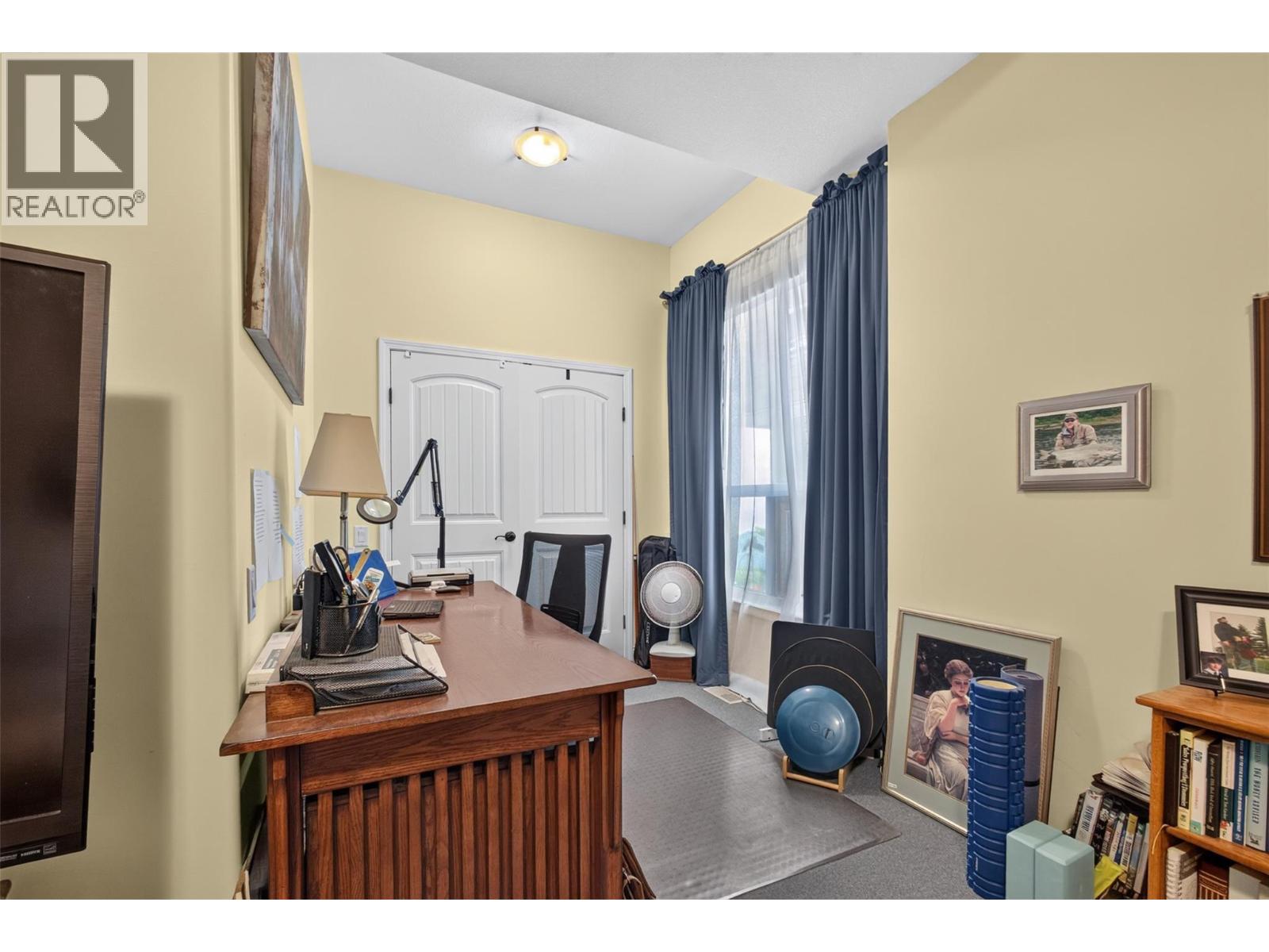  6479 Stuart Crescent South, Peachland