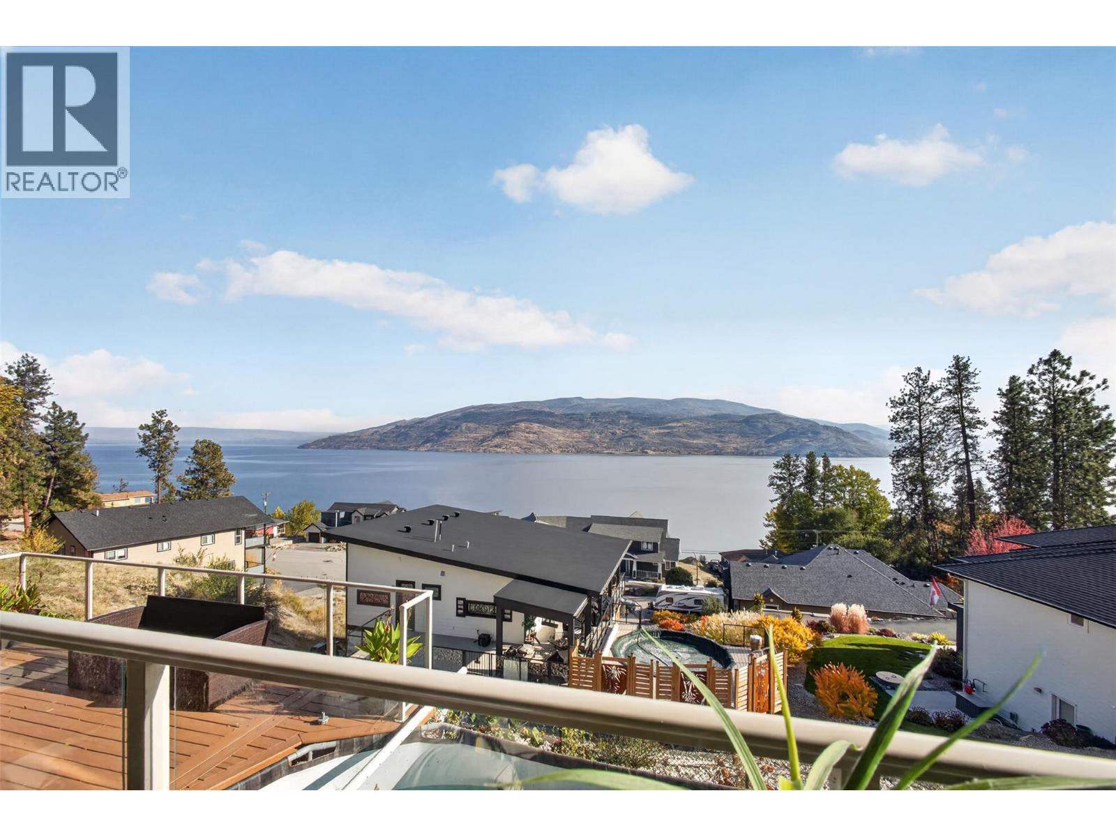  6479 Stuart Crescent South, Peachland