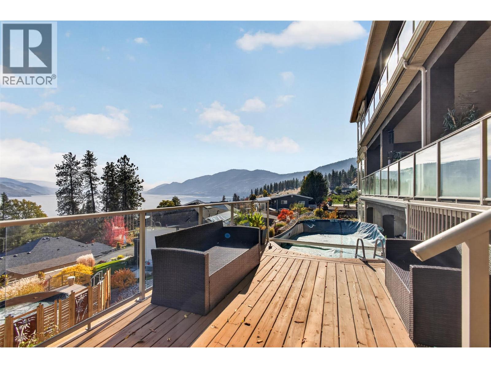  6479 Stuart Crescent South, Peachland