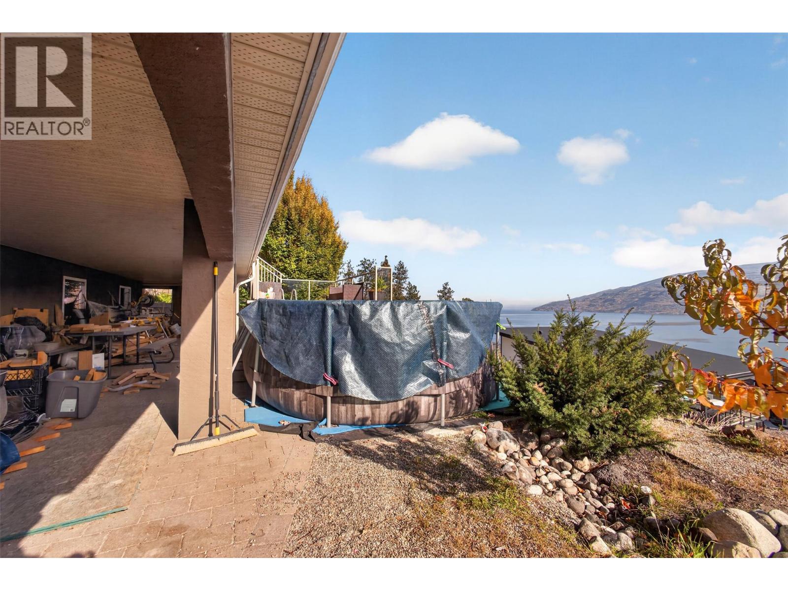  6479 Stuart Crescent South, Peachland