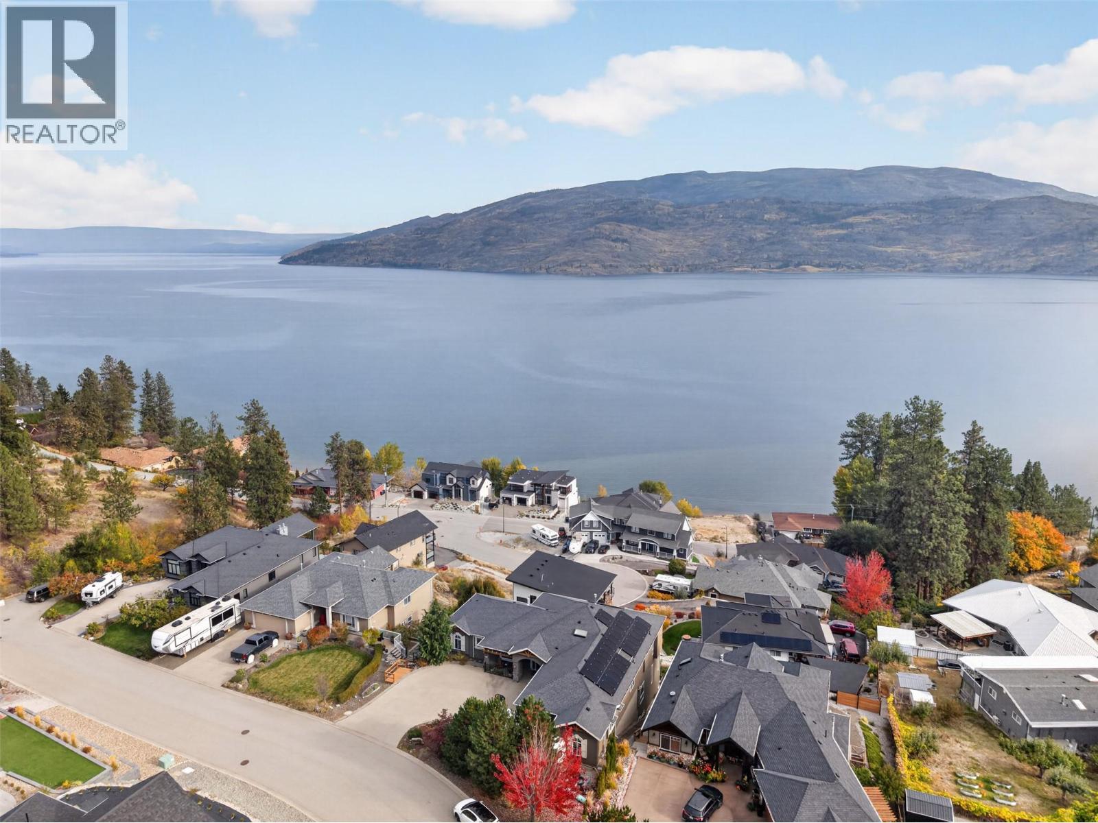  6479 Stuart Crescent South, Peachland