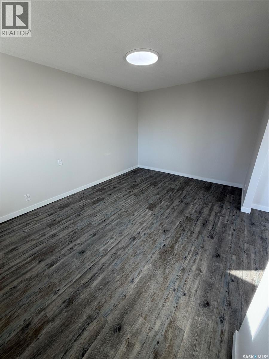 1491 101st STREET, North Battleford — photo 2