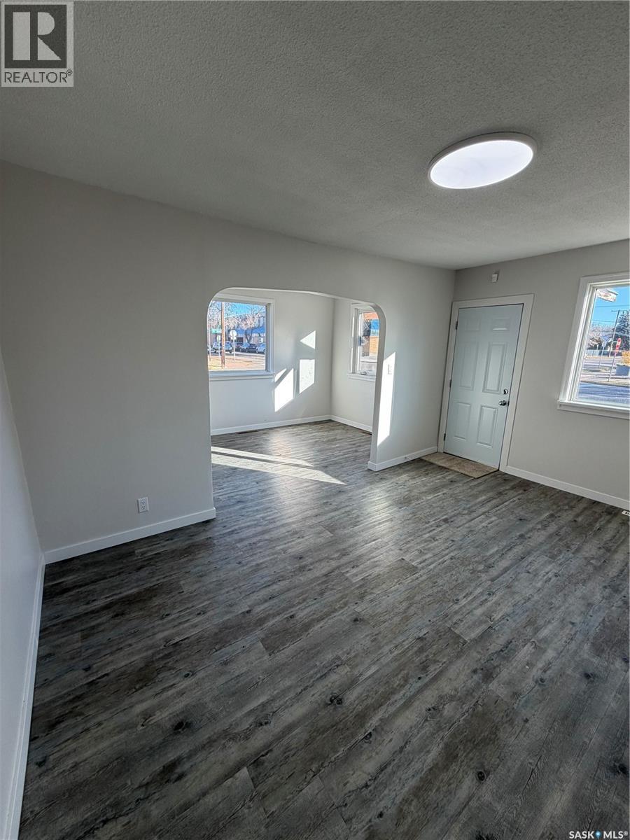 1491 101st STREET, North Battleford — photo 3