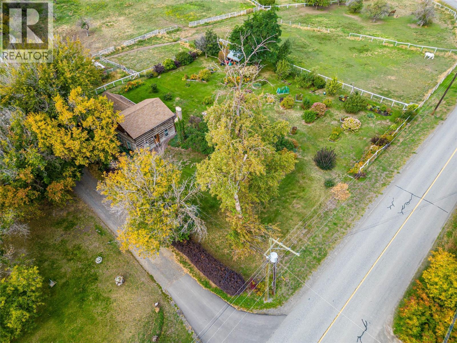 6725 Barnhartvale Road — photograph 2