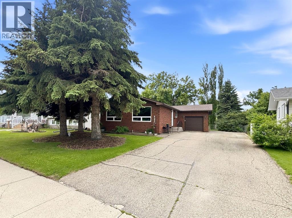 Photo of 12 Malcolm Crescent, Red Deer