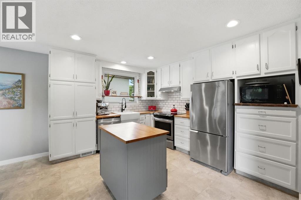 Listing photo – 12 Malcolm Crescent, Red Deer