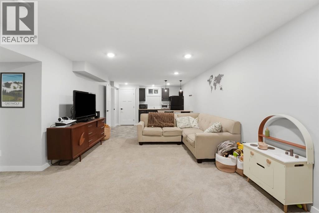 Listing photo – 12 Malcolm Crescent, Red Deer