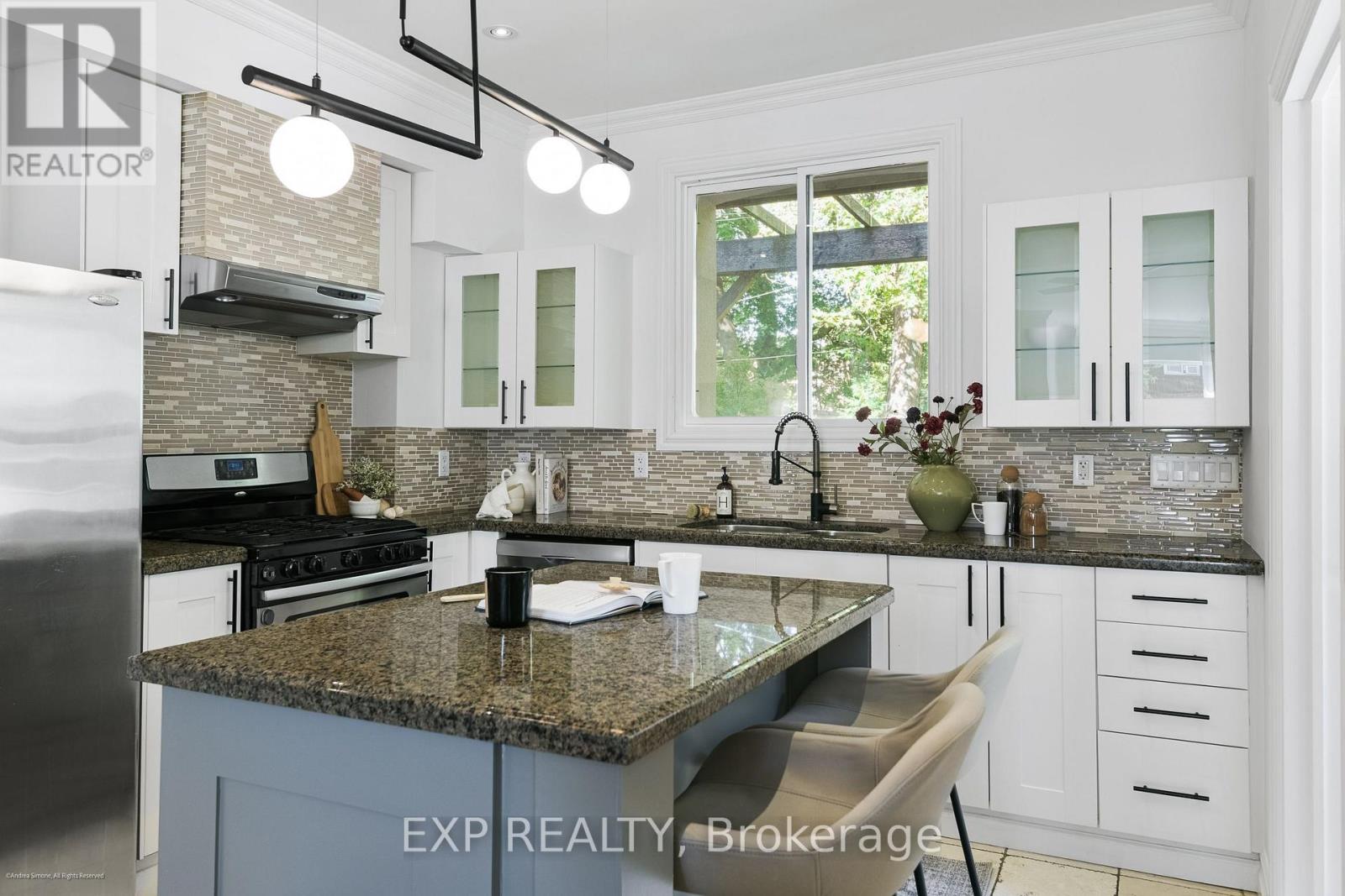 6 Louise Avenue, Toronto, ON photo 11