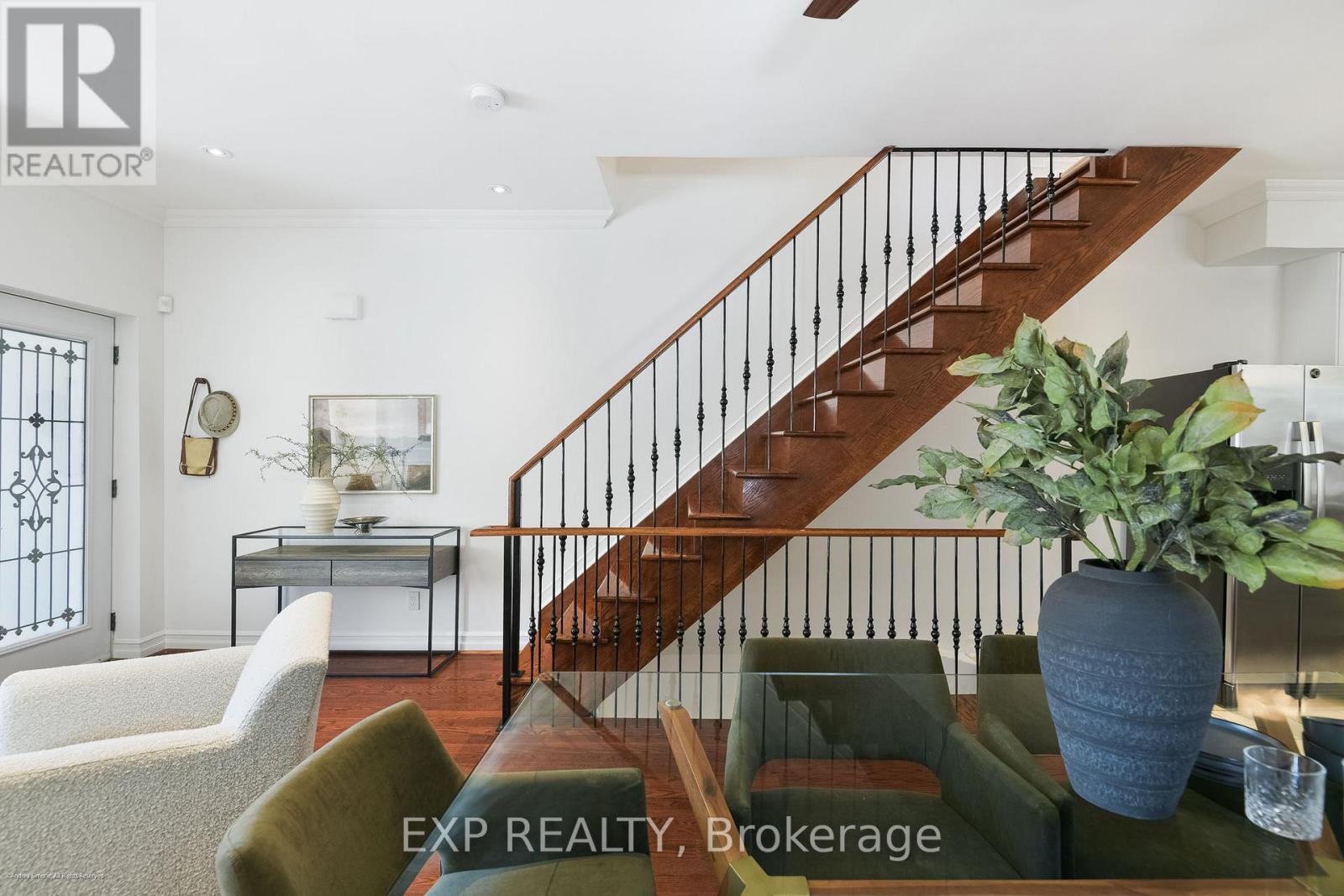 6 Louise Avenue, Toronto, ON photo 9