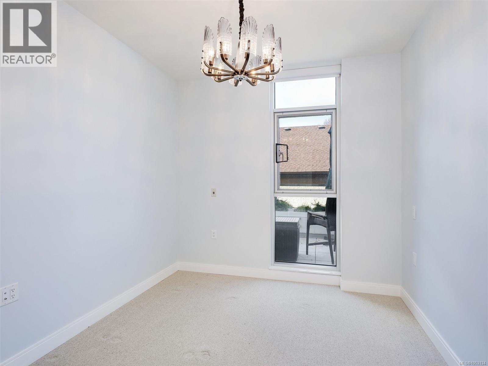 210 1916 Oak Bay Avenue, Victoria