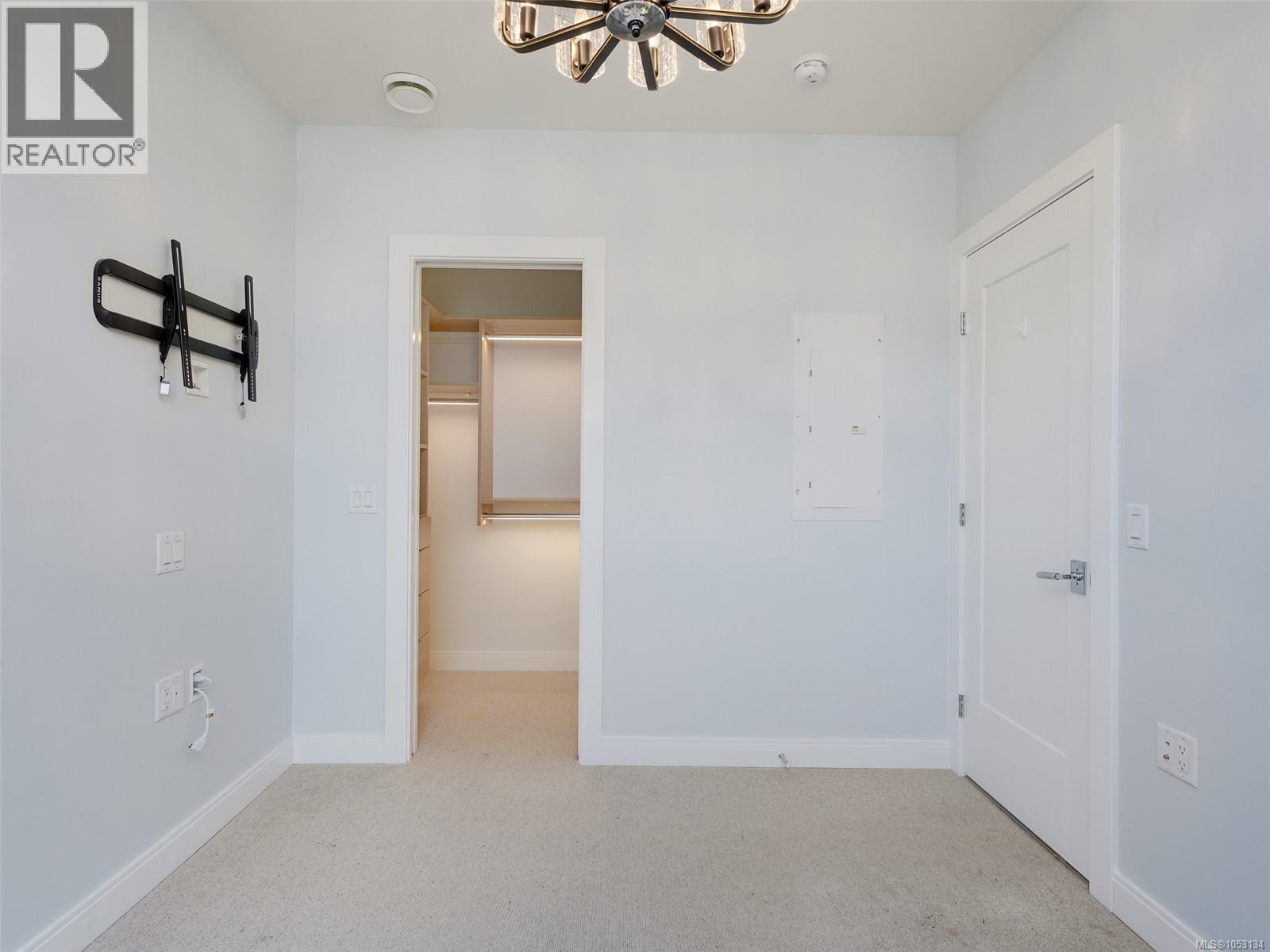 210 1916 Oak Bay Avenue, Victoria