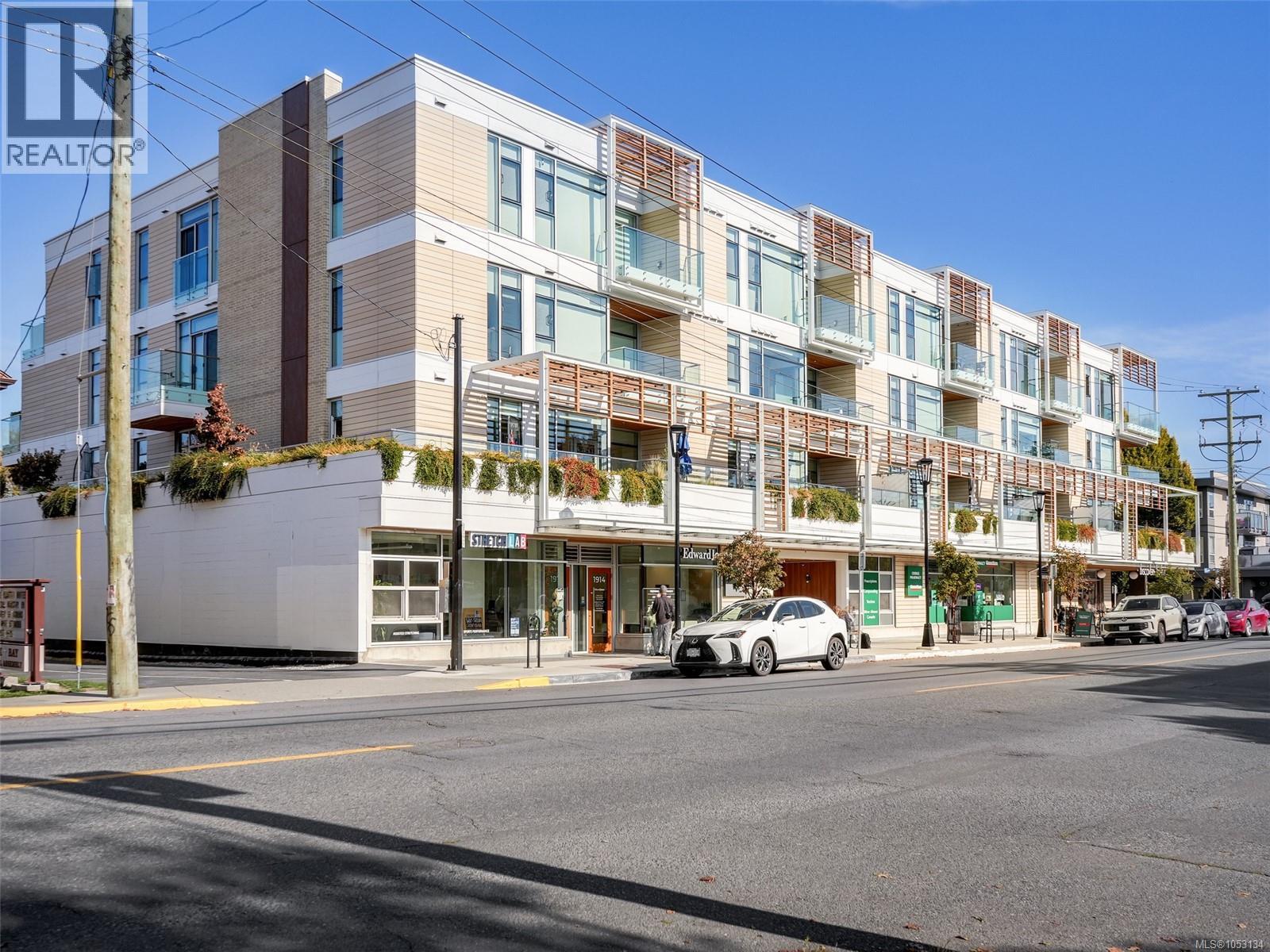 210 1916 Oak Bay Avenue, Victoria