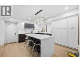 3817 18 Street SW, Calgary — photo 2