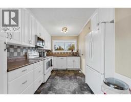 Bedroom - 2158 7 Avenue Ne, Medicine Hat, AB T1C1K5 Photo 12