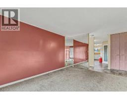 Family room - 2158 7 Avenue Ne, Medicine Hat, AB T1C1K5 Photo 9