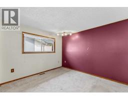 2158 7 Avenue Ne, Medicine Hat, AB T1C1K5 Photo 18