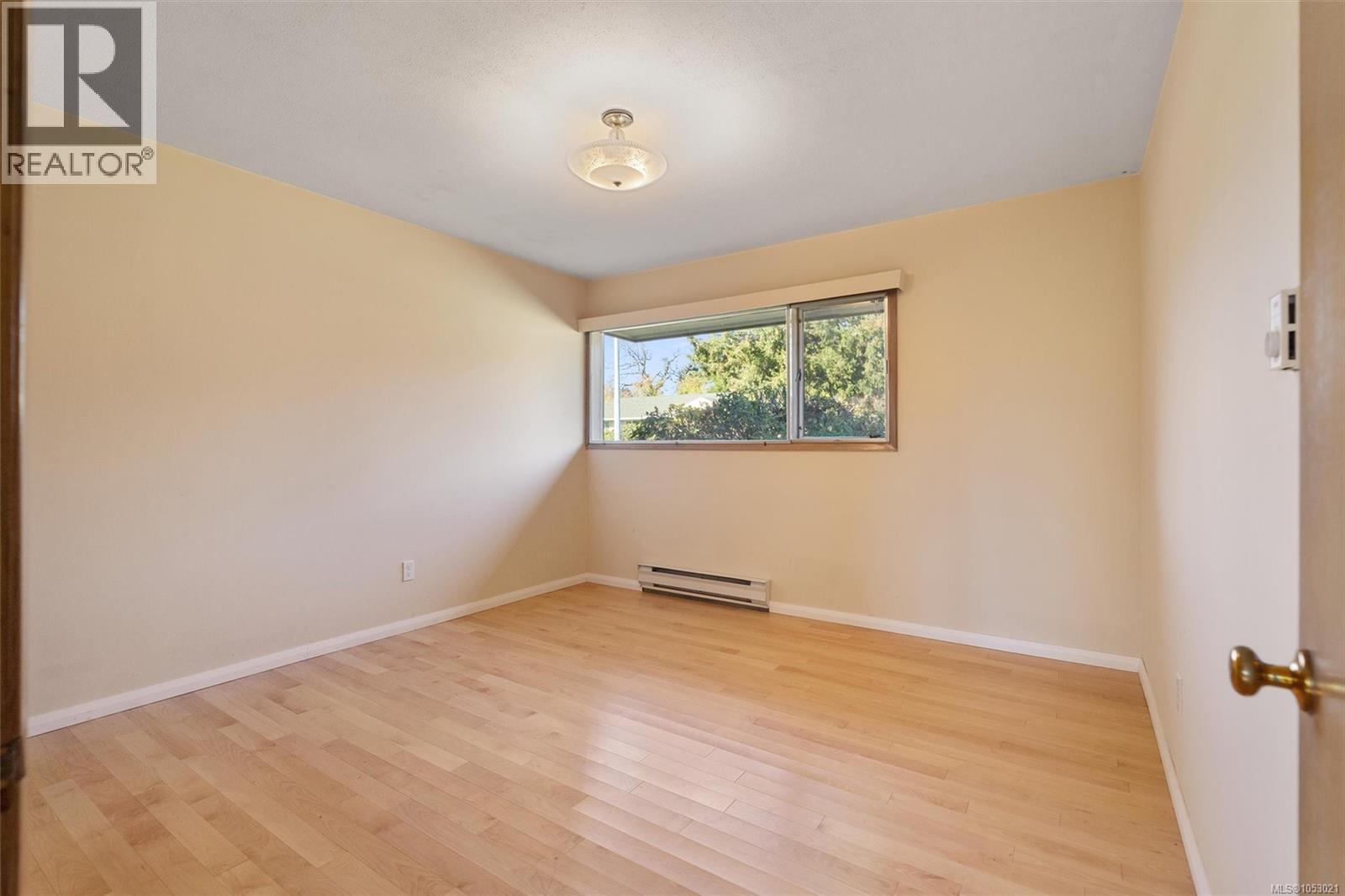  641 Jones Terrace, Saanich
